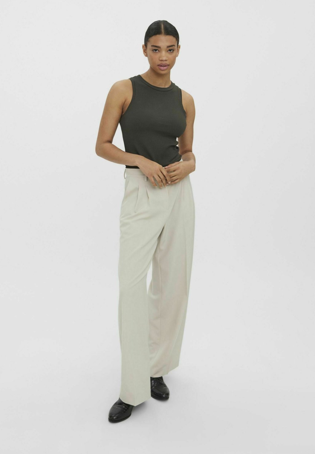 

Брюки Vero Moda, серебряный