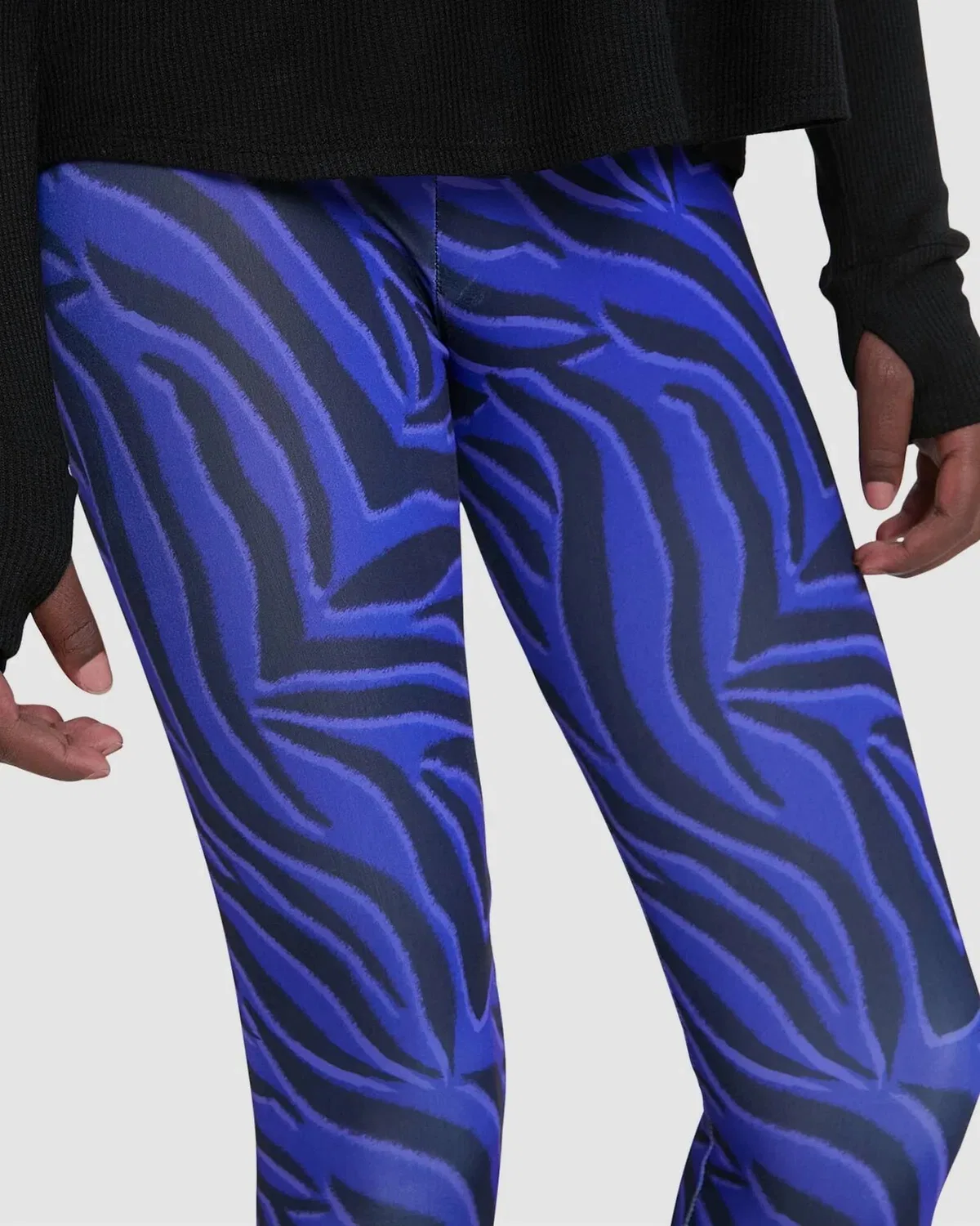 Terez Леггинсы для йоги и фитнеса Stretch Yoga Gym Leggings фиолетового цвета с зебровым принтом — фото 3