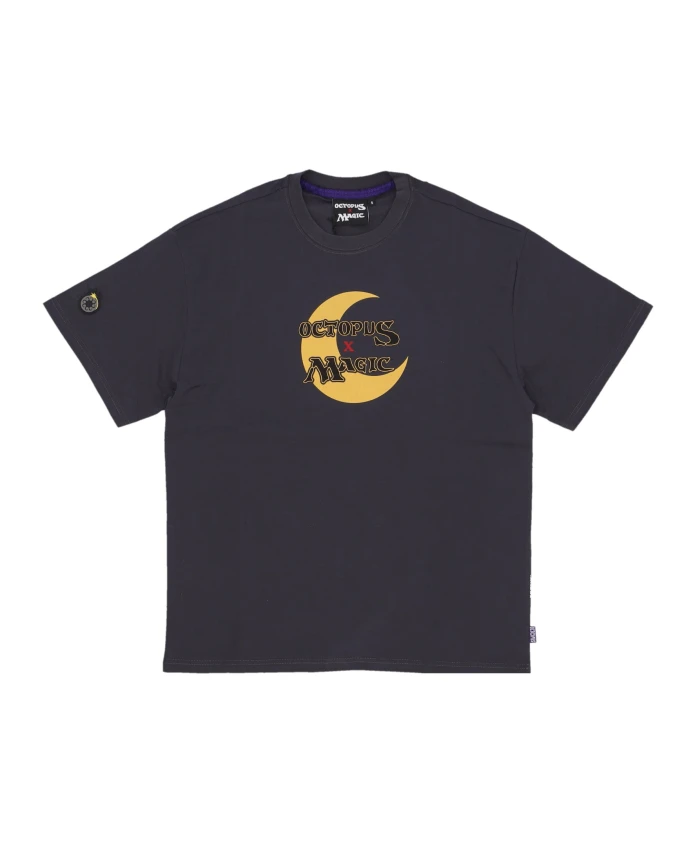 

Футболка в честь фэнтезийной мультивселенной Octopus, черный