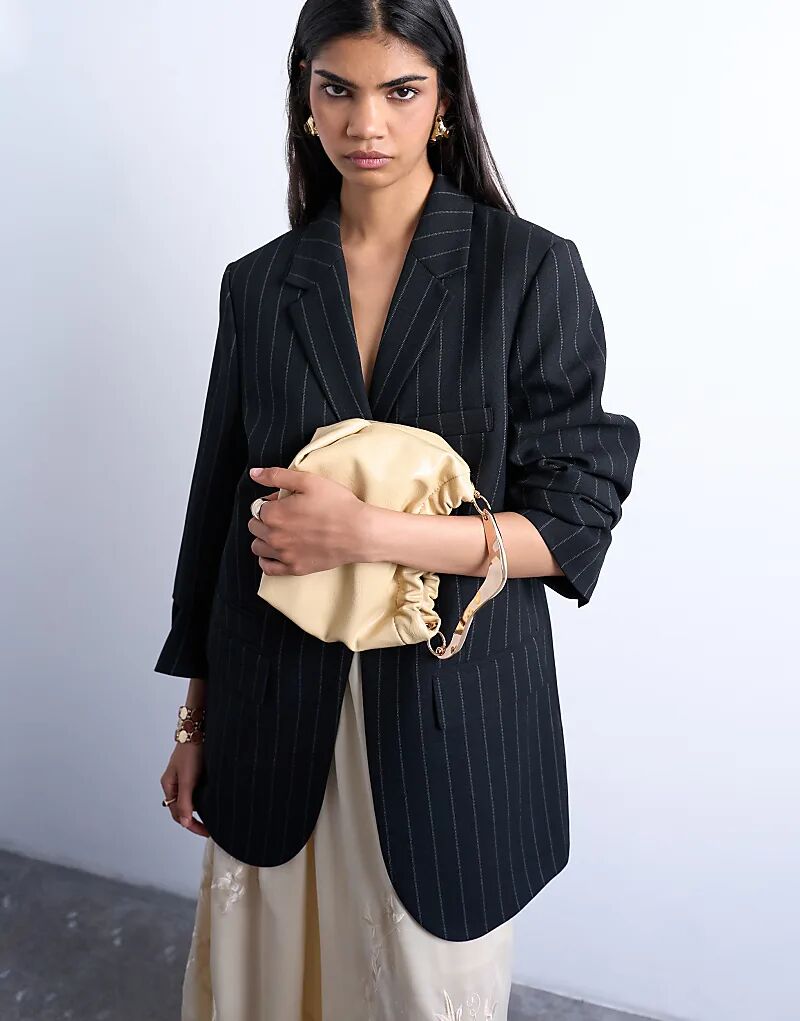 

Кошелек Topshop Gabriette с металлической отделкой на ручке в цвете пахты