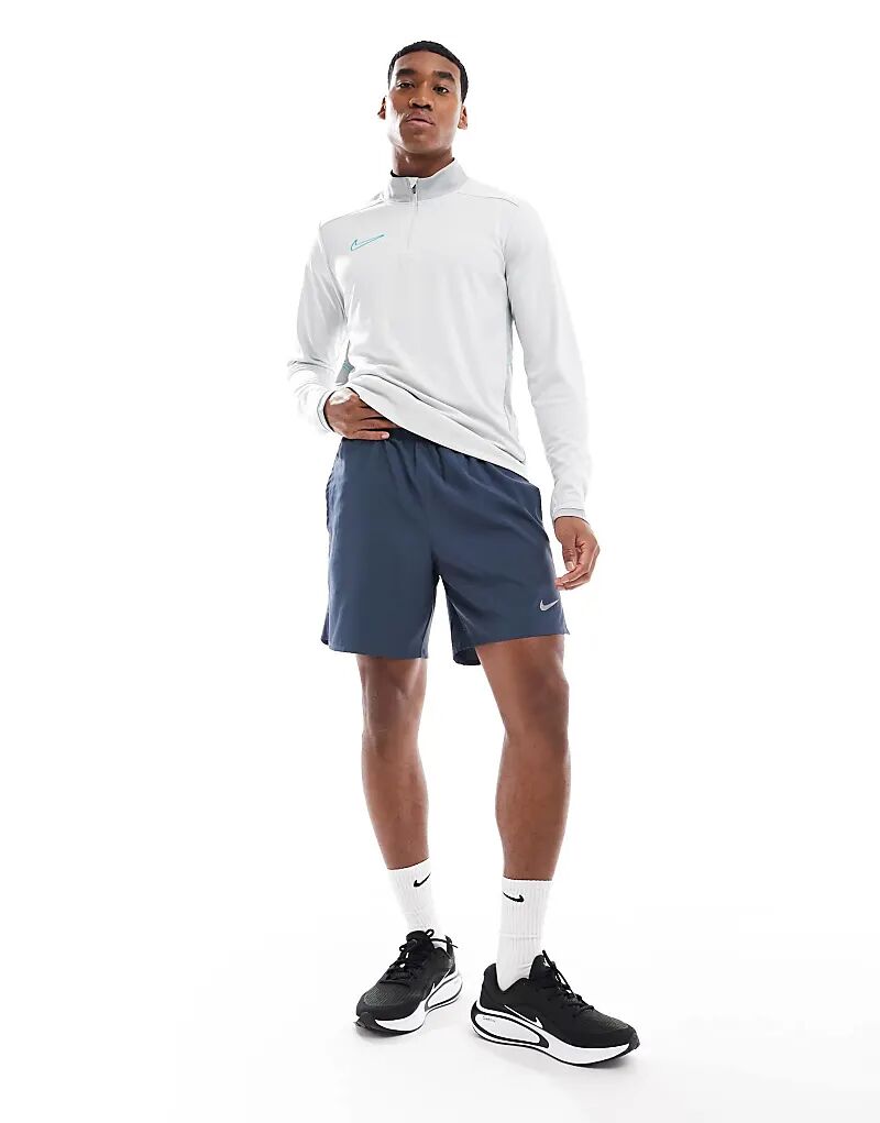 

Шорты Challenger Dri-FIT 2-в-1 длиной 7 дюймов темно-синего цвета Nike Running