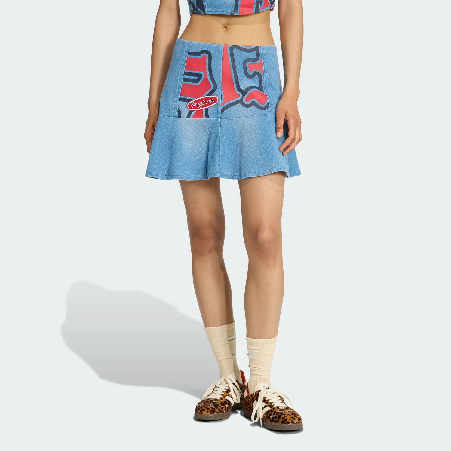 Женская короткая юбка FW25 GFX деним Adidas Originals, светло-голубой — фото 2