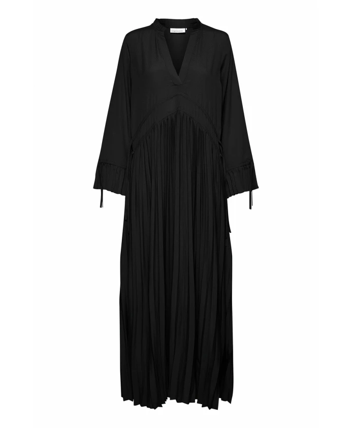 

Элегантное платье в форме метеорита с плиссированными деталями. Karen By Simonsen, черный