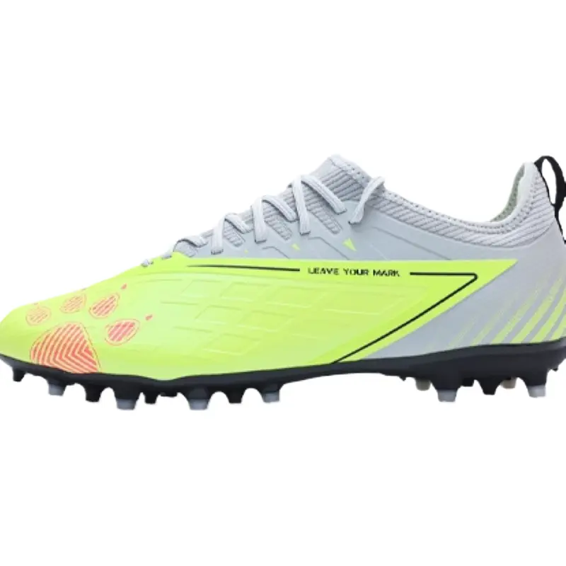 

Футбольные бутсы унисекс с низким верхом светло-серые Kelme