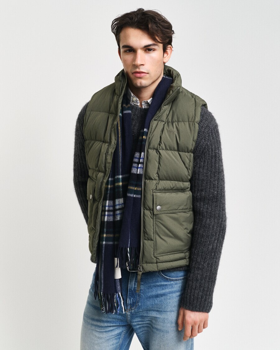 

Жилет GANT Vest, темно-зеленый