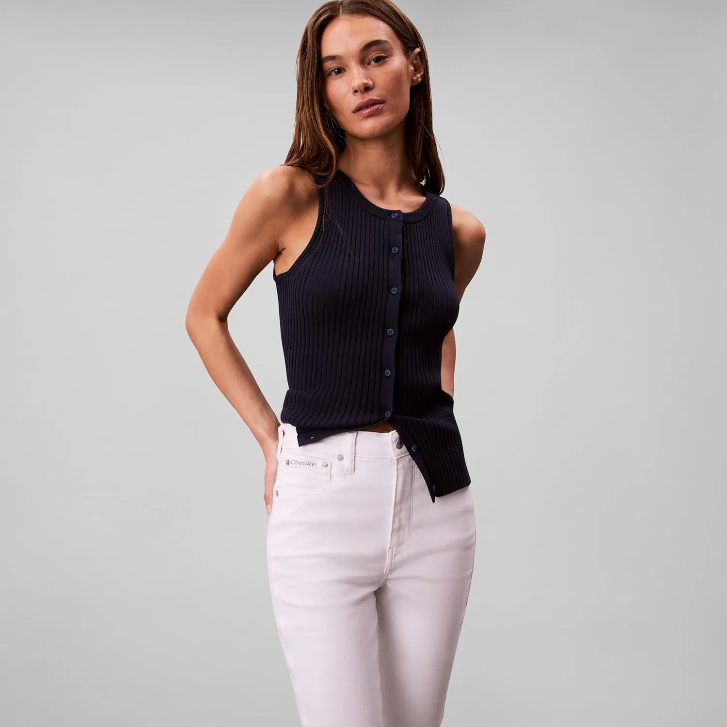 Женские джинсы Calvin Klein с высокой посадкой и зауженным кроем — фото 3