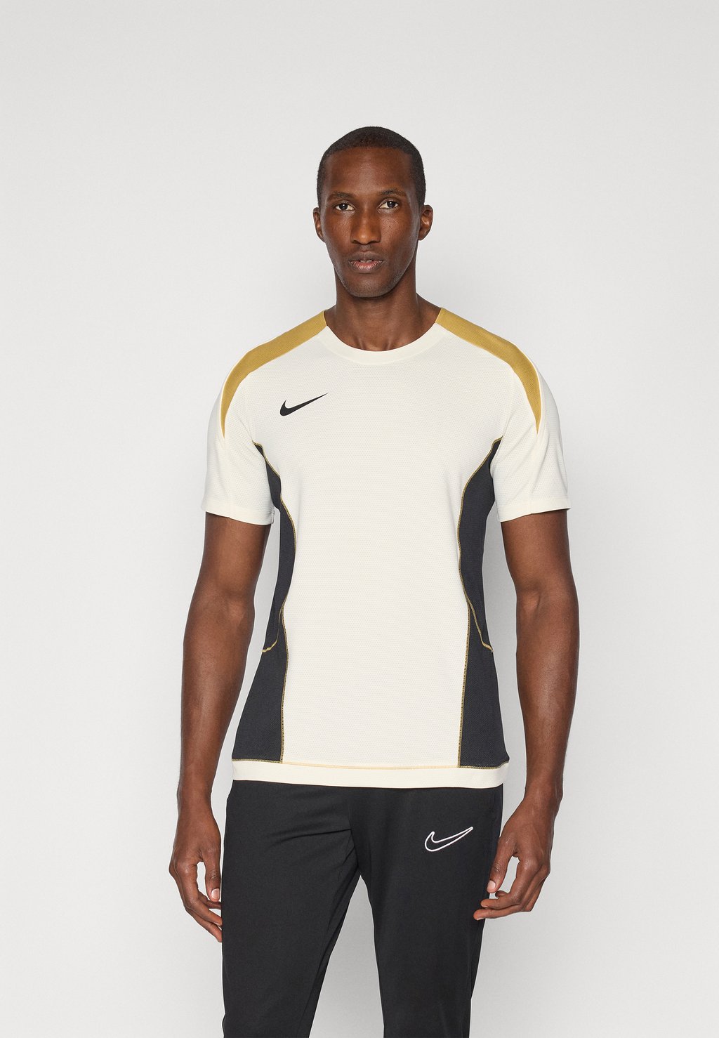 

Спортивная футболка TOP Nike Performance, бежевый