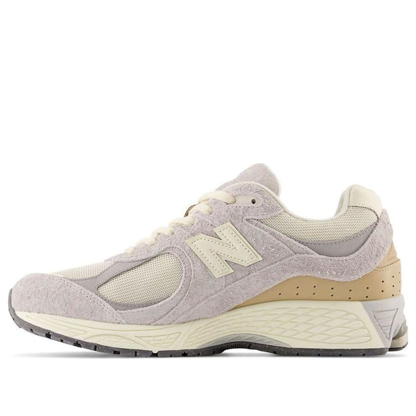 

Кроссовки 2002r 'rain cloud angora' New Balance, серый