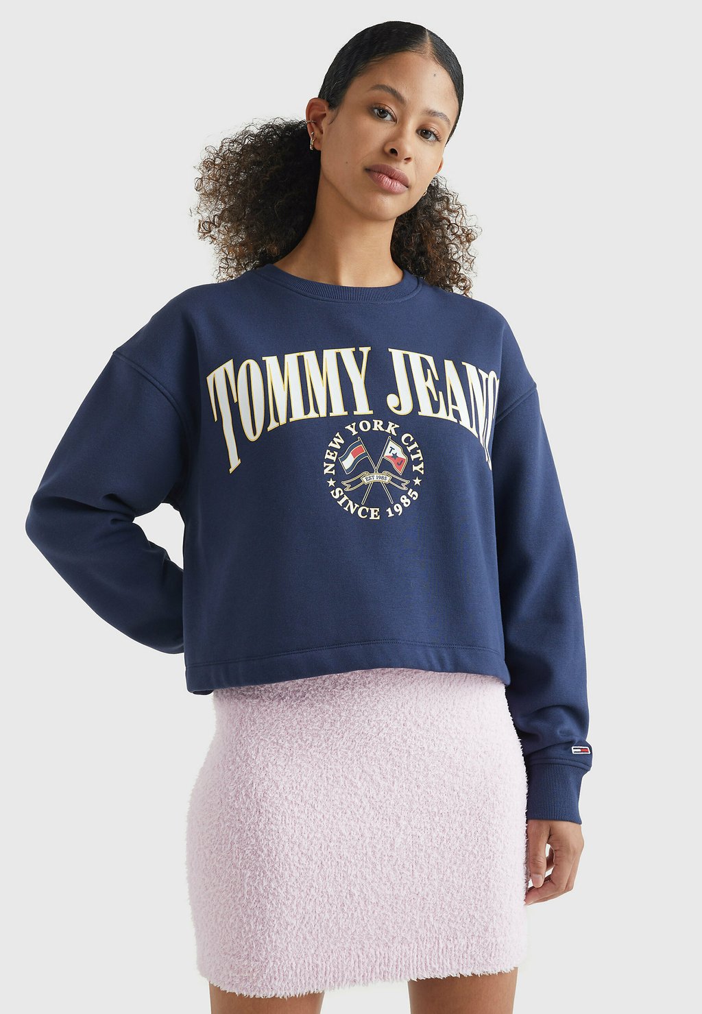 

Толстовка Tommy Jeans RELAXED FIT, темно-синий