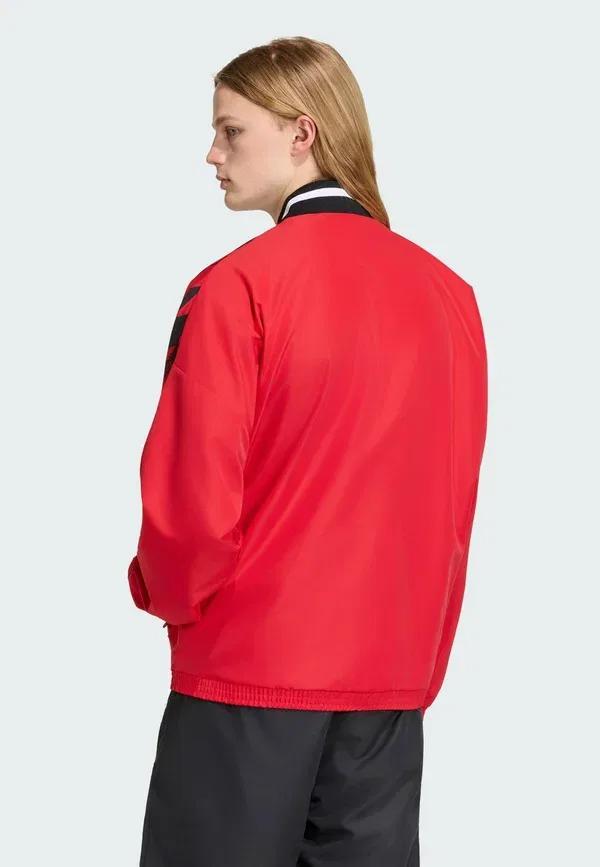 Толстовка с капюшоном Adidas Performance Manchester United Stadium Track Top Club Wear, красная — фото 2