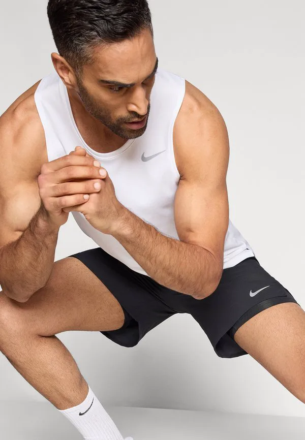 Шорты stride 2-в-1 Nike Performance, Black/Reflective Silver-Coloured — фото 4