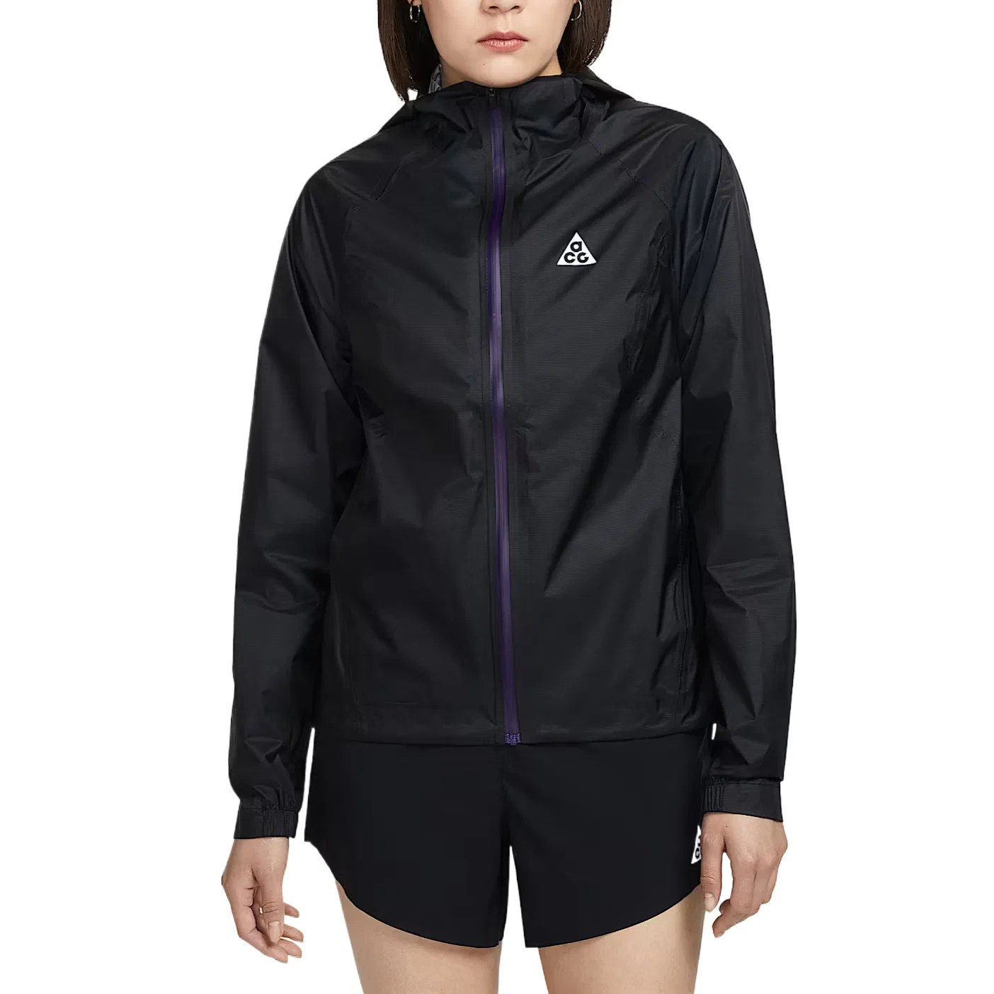 Куртка женская Black/Mountain Peak White с капюшоном, умеренная жесткая оболочка Nike