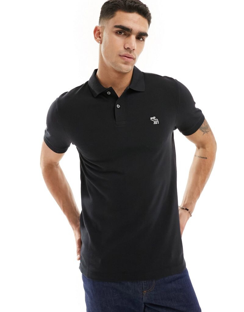 

Abercrombie & Fitch – Elevated – поло из пике с черным логотипом