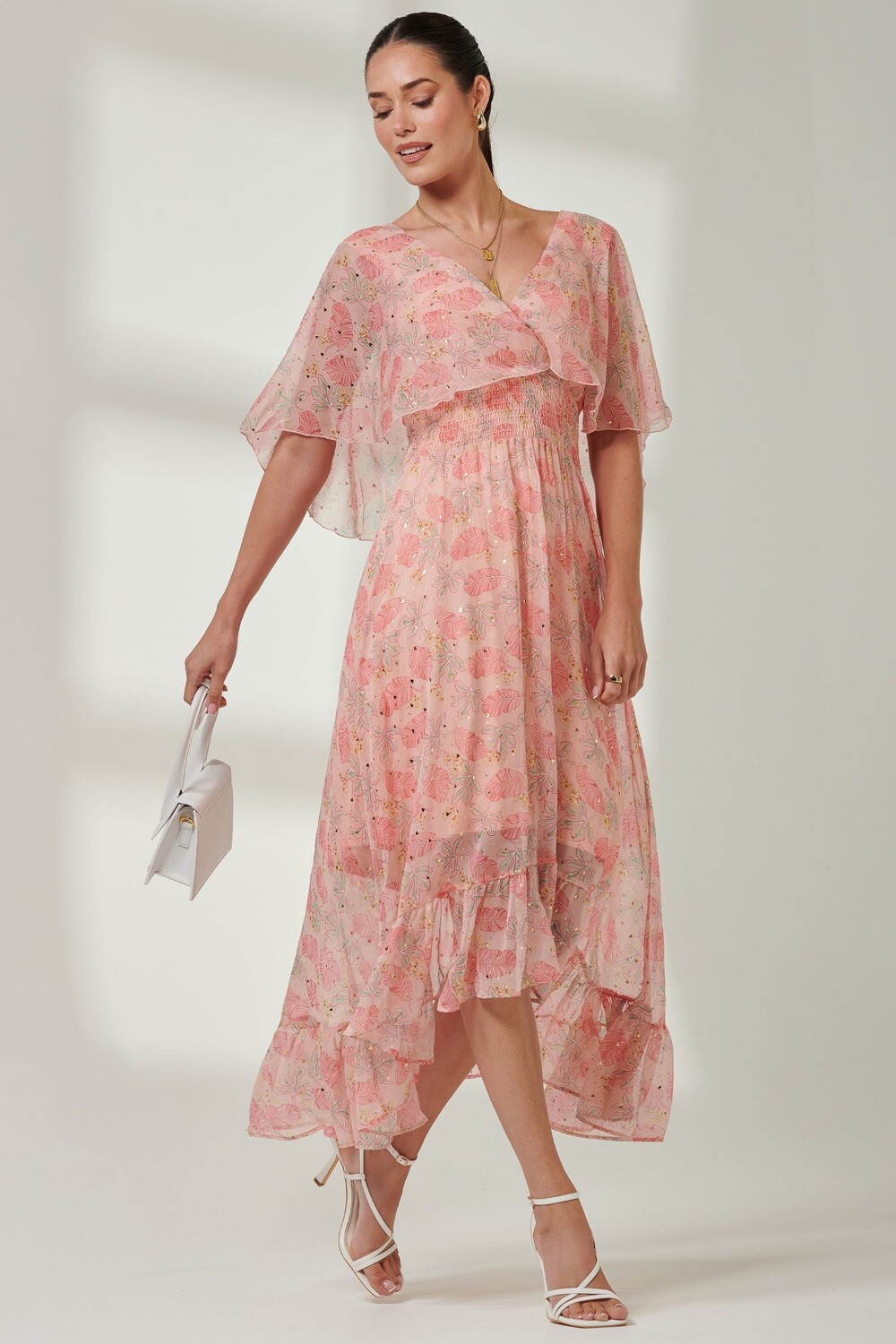 Разнообразие фасонов шифоновых платьев