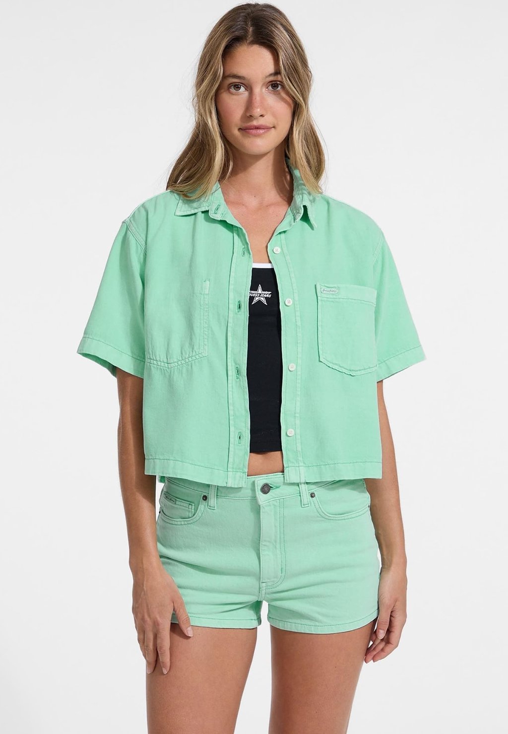 

Блузка на пуговицах BOXY FIT Guess Jeans, зеленый