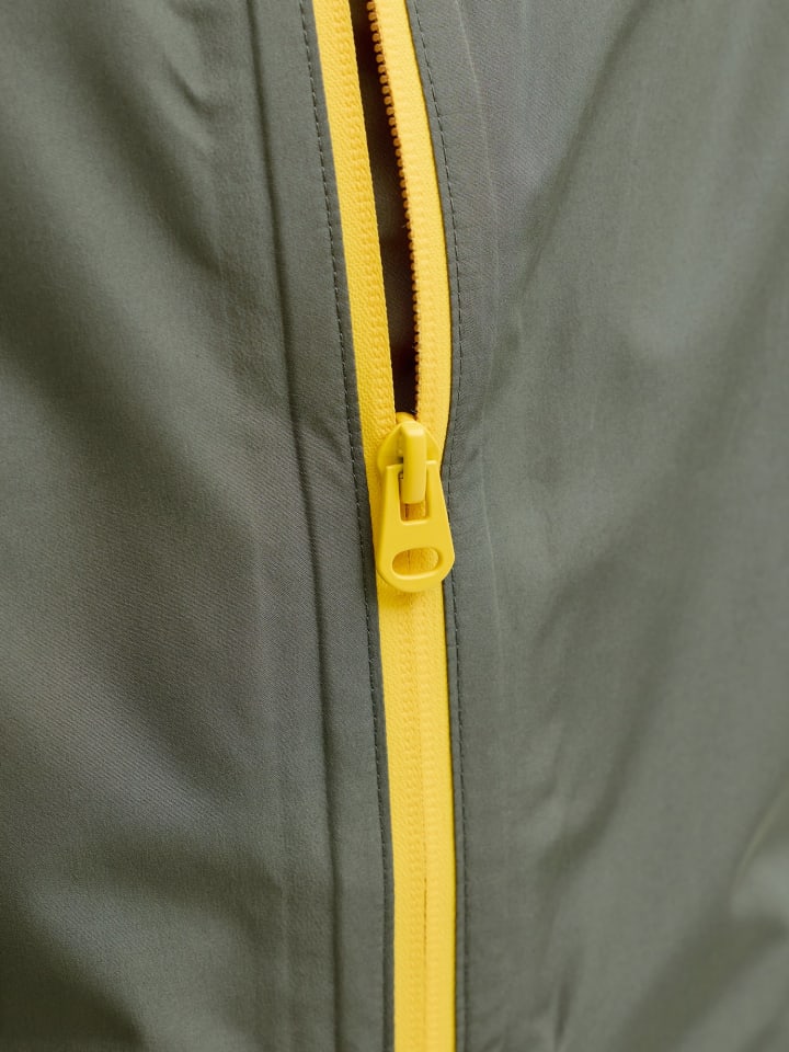 JACK & JONES Junior Водонепроницаемая куртка-дождевик JJEFLYNN пыльно-оливкового цвета — фото 4