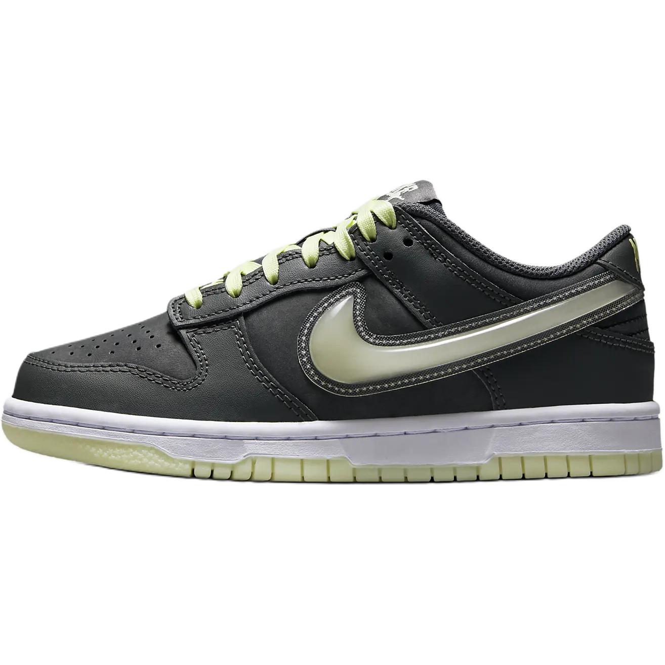 

Кроссовки Nike Dunk Kids' Skateboarding Shoes Grade School, черный