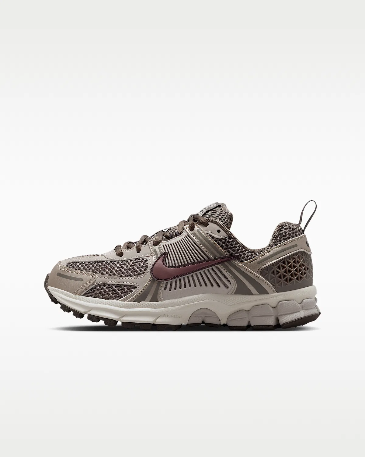 Детские кроссовки с отражающими элементами Nike Vomero 5, Taupe Haze/Silt Red/Pale Ivory/Tattoo