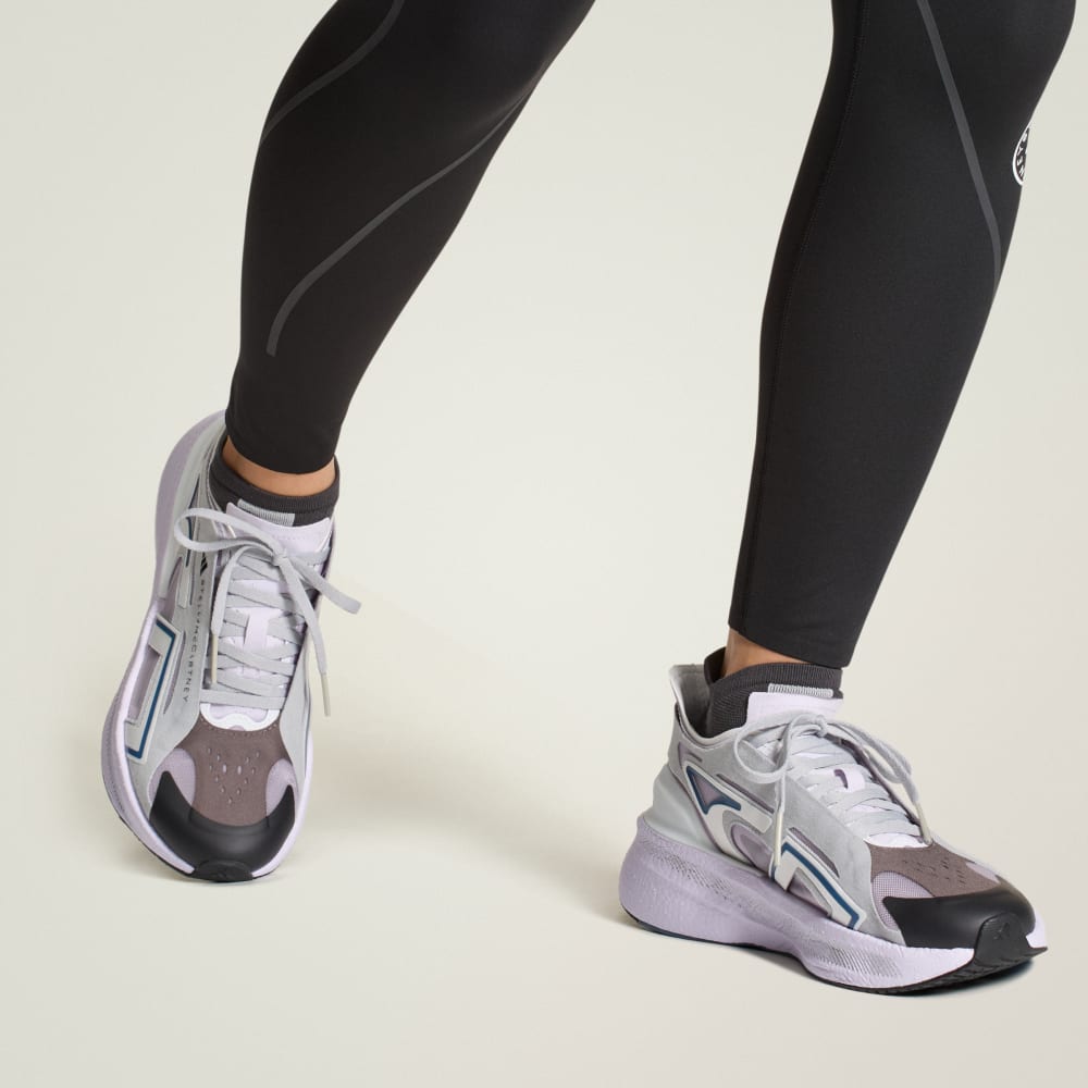 Кроссовки Adidas by Stella McCartney Ultraboost 5 Shoes, цвет Clear Onix/Utility Black/Cloud White — фото 3
