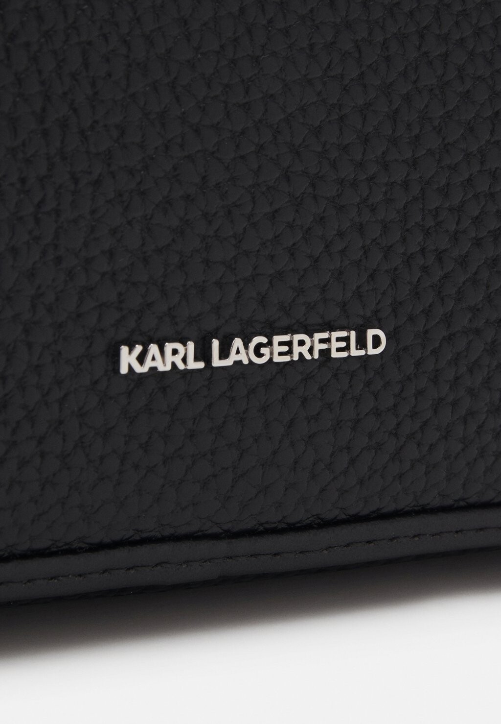 

Сумка через плечо Skuare Camerabag Grainy KARL LAGERFELD, черная