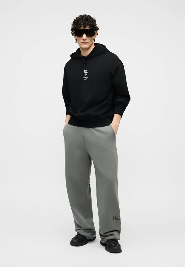 

Свободная толстовка diamond, унисекс. Han Kjøbenhavn, Black/White, Белый, Свободная толстовка diamond, унисекс. Han Kjøbenhavn, Black/White