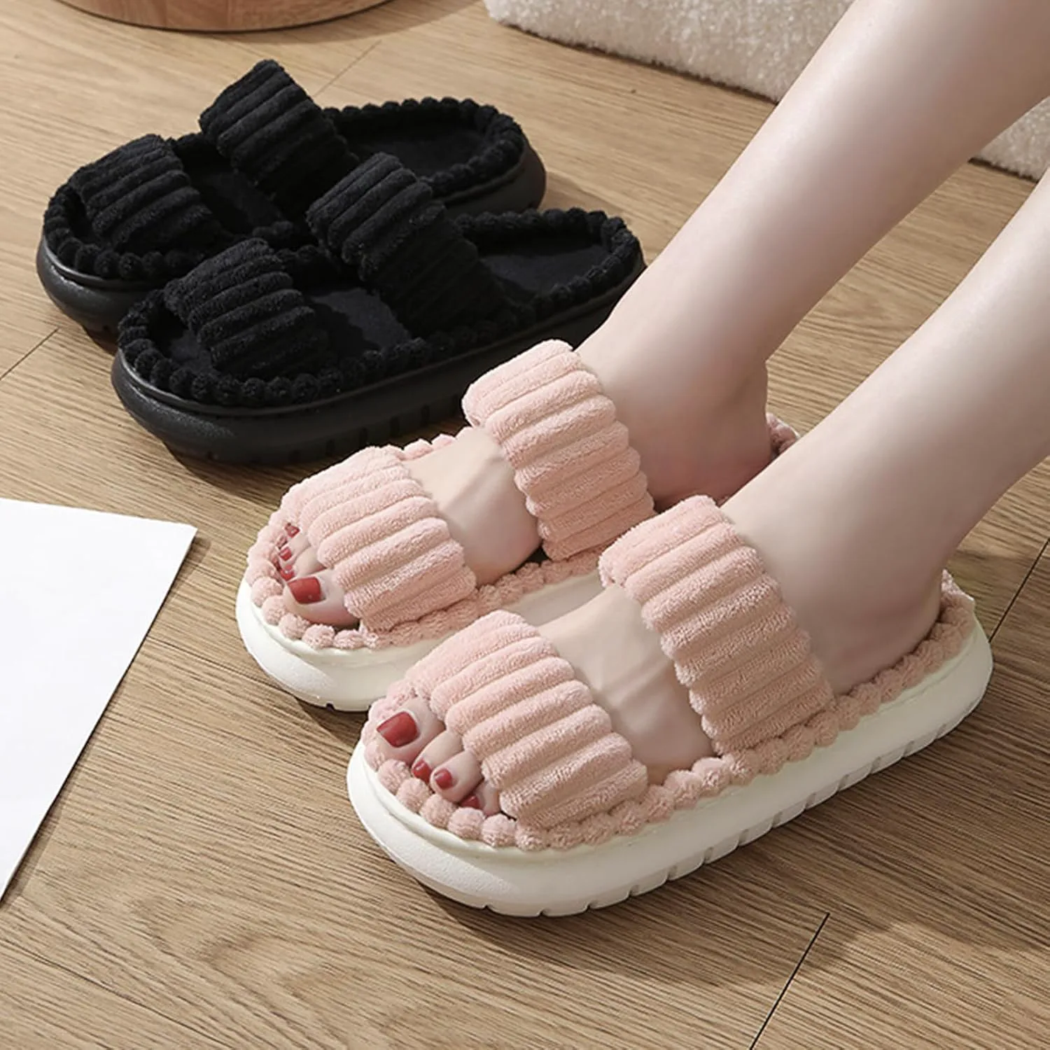 Тапочки ISZPLUSH из вельвета для женщин - домашние тапочки с эффектом облака, с ортопедической поддержкой свода стопы, подошва из противоскользящего ЭВА - для дома и улицы, для спальни, больницы, ухода, черный — фото 2