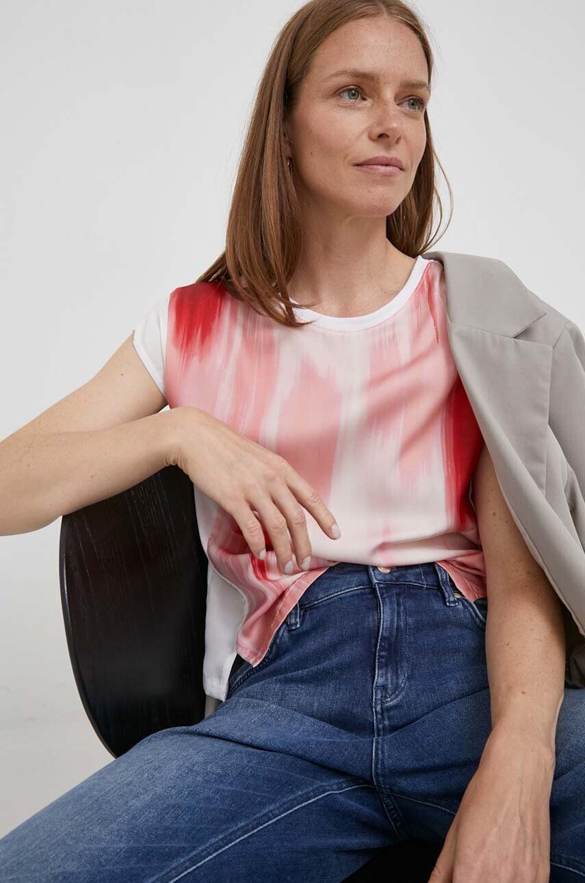 

Футболка United Colors of Benetton, красный