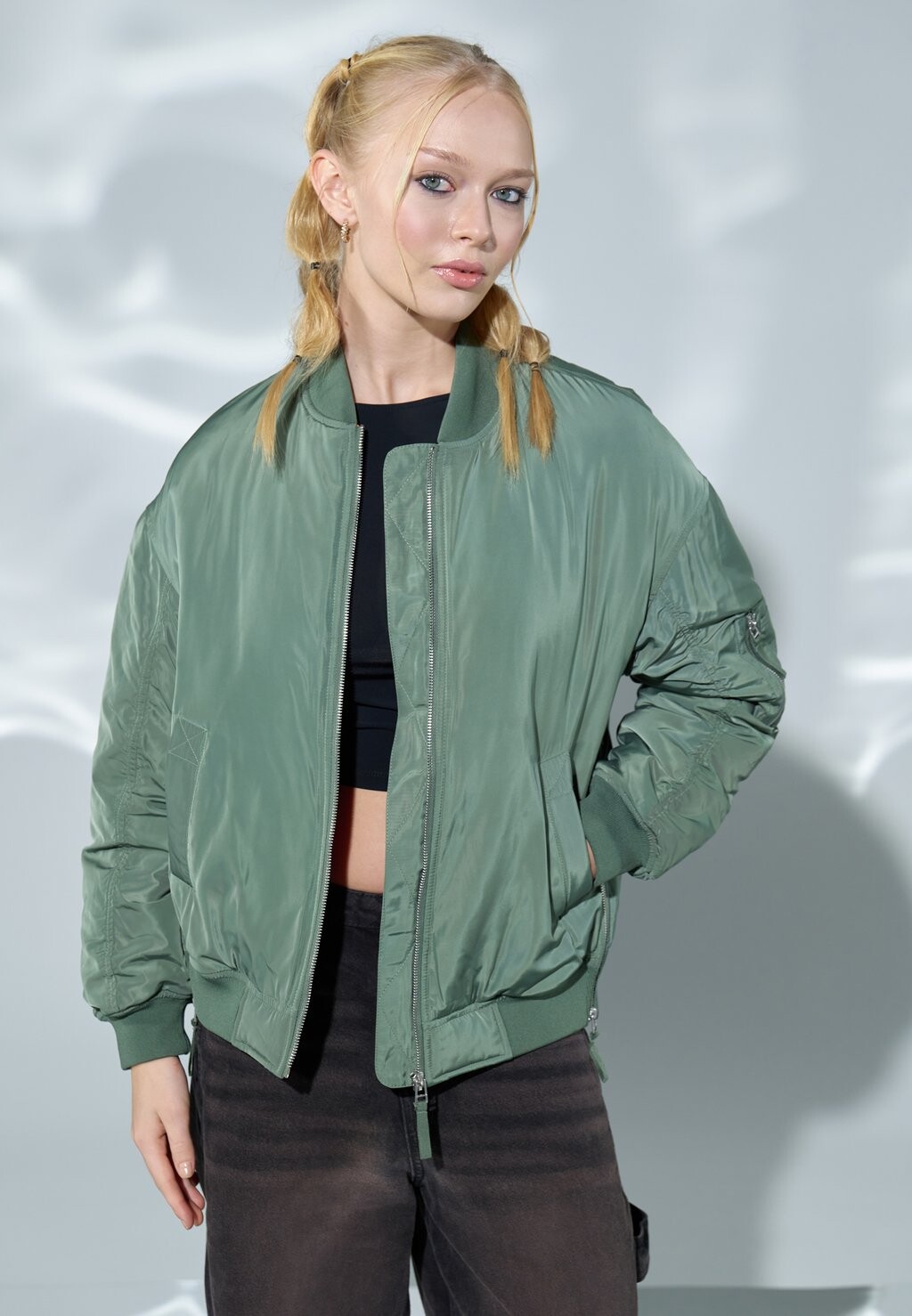 Бомбер Even&Odd, цвет dark green