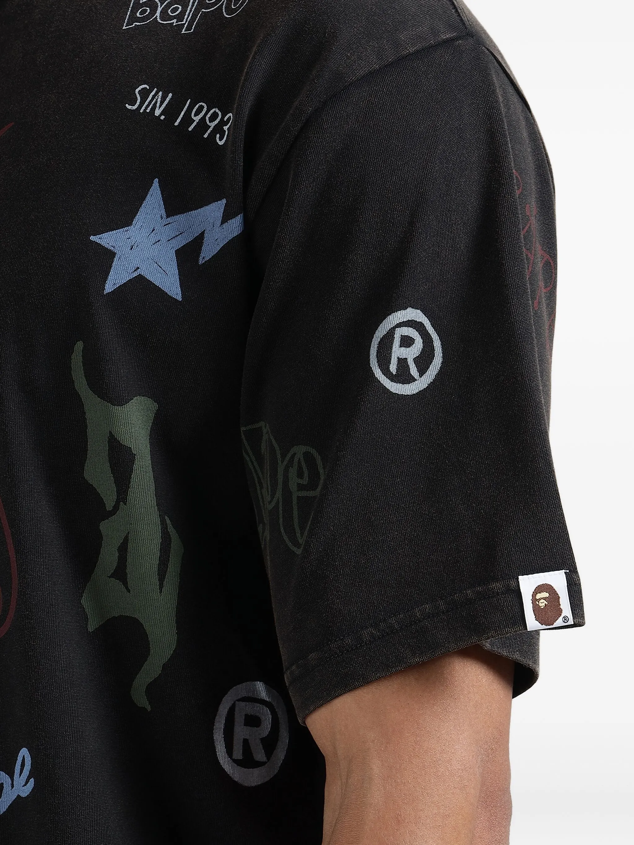 Футболка с графическим принтом World Gone Mad A Bathing Ape, черный — фото 2