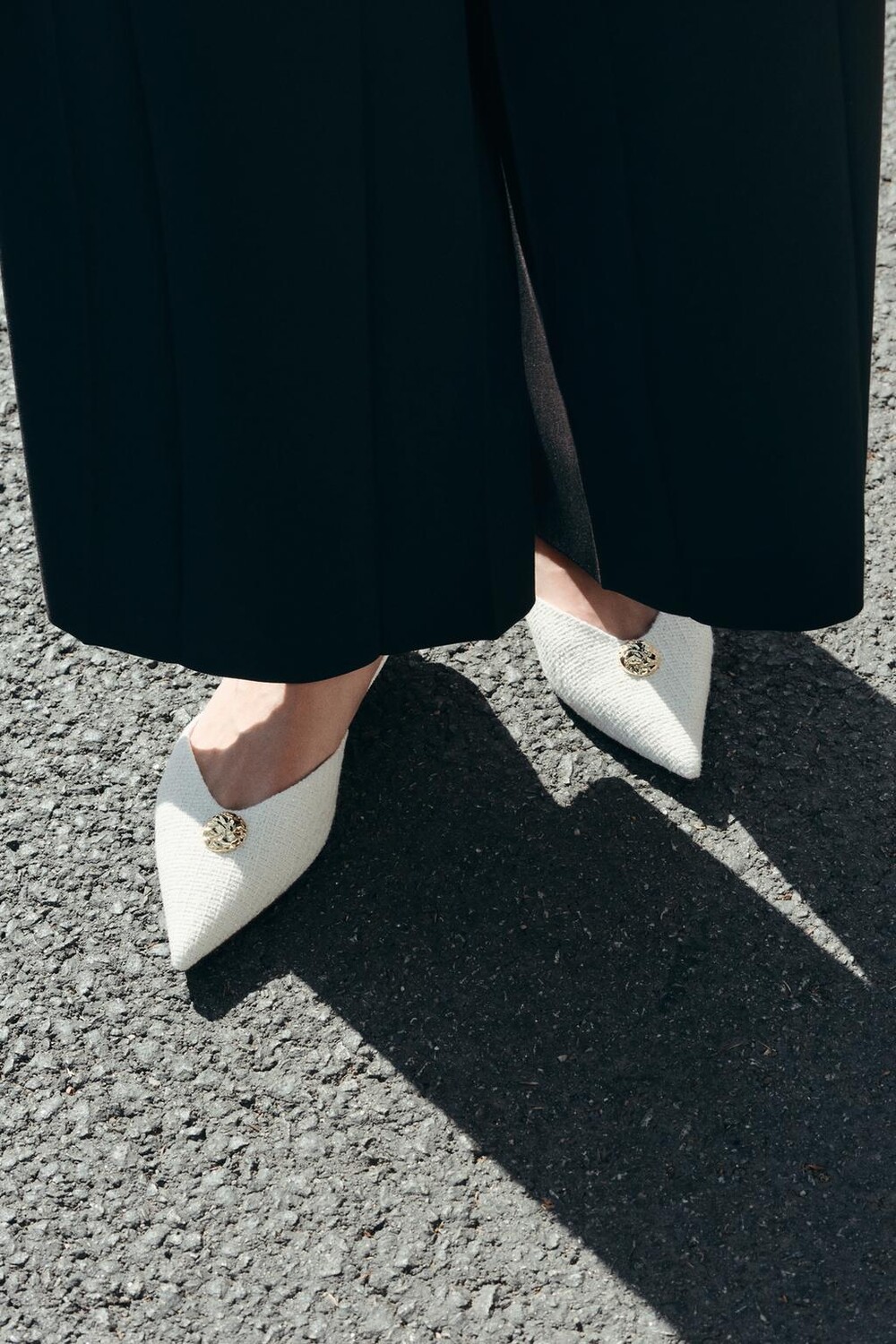 

Туфли с металлической аппликацией ZARA, белый