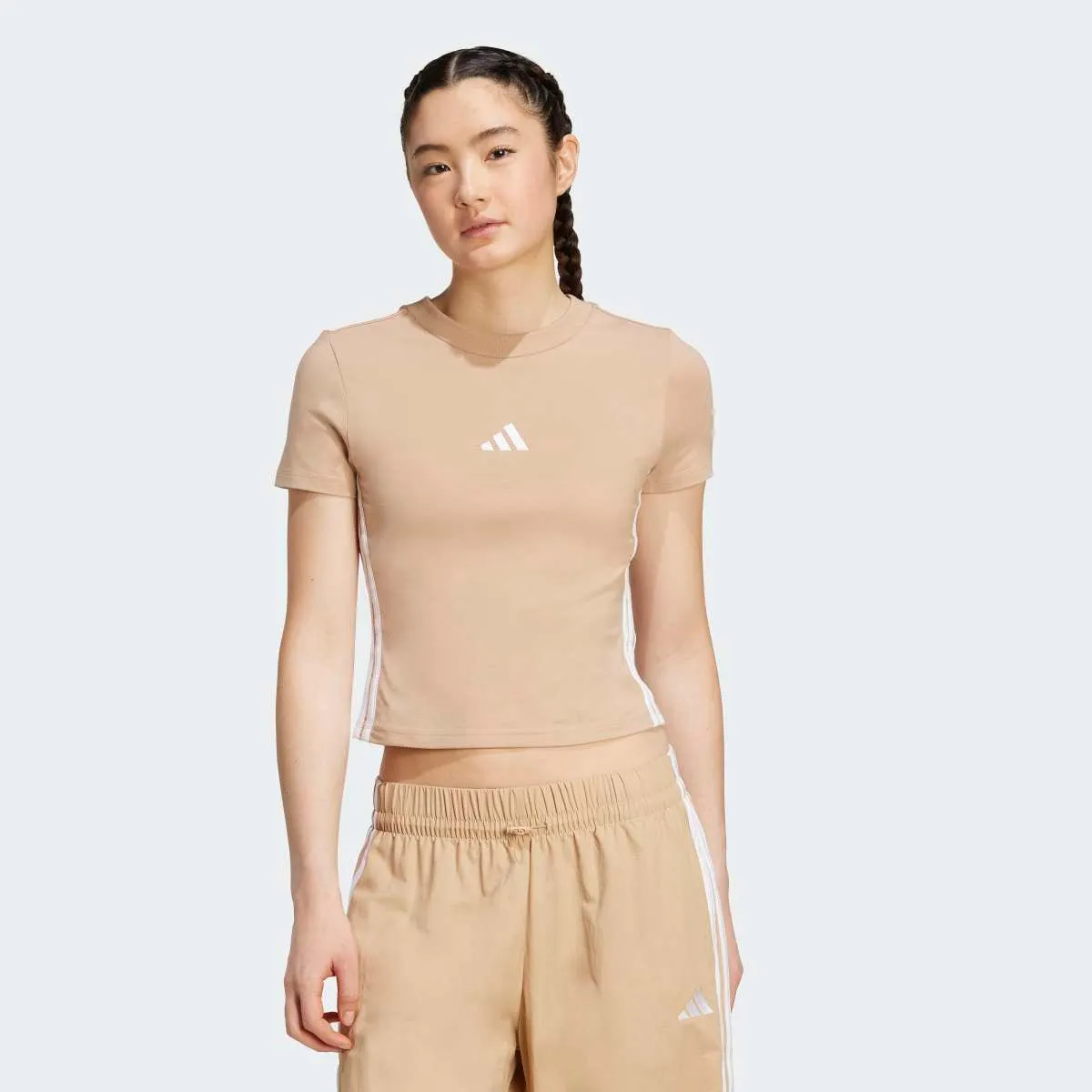 

Женская футболка Essentials Slim Baby с тремя полосками adidas, коричневый
