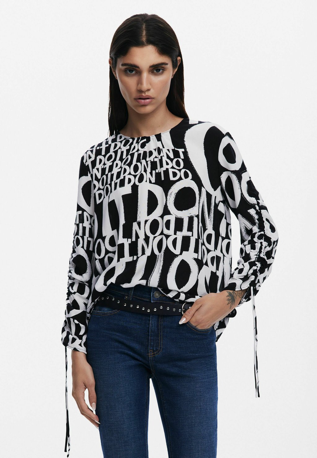 

Блуза Desigual, черный