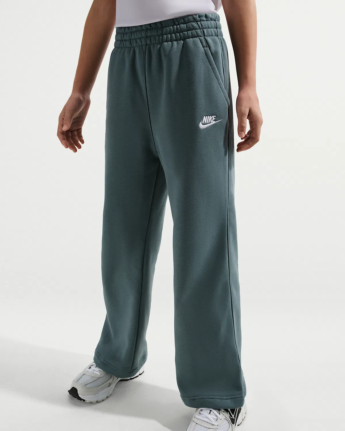 Детские широкие штаны Nike Sportswear Club Fleece, Mineral Slate/Mineral Slate/White — фото 2