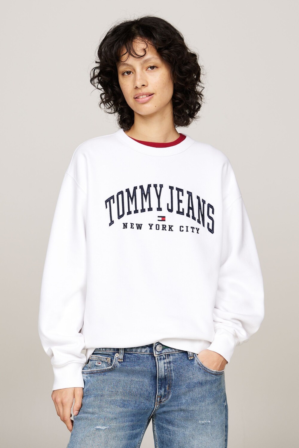 

Свободный университетский круглый вырез толстовка Tommy Jeans, белый