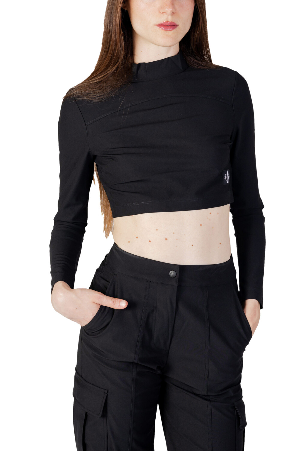 

Лонгслив женский Calvin Klein Jeans укороченный, черный