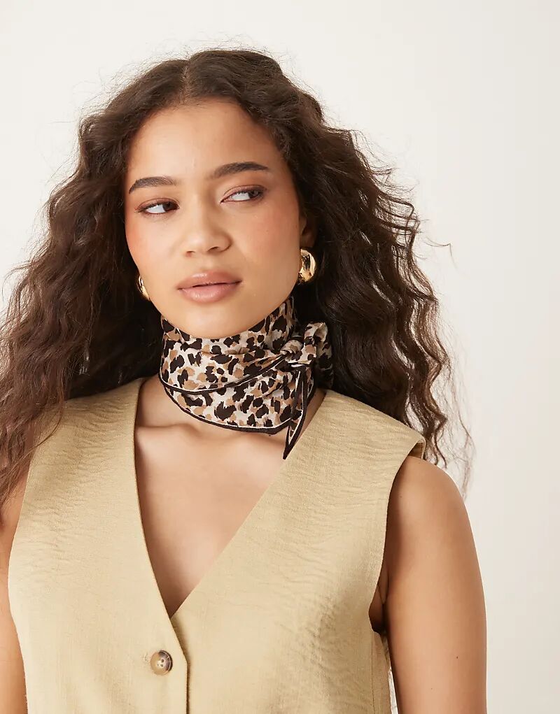 

Коричневый шейный платок с принтом гепарда от Accessorize