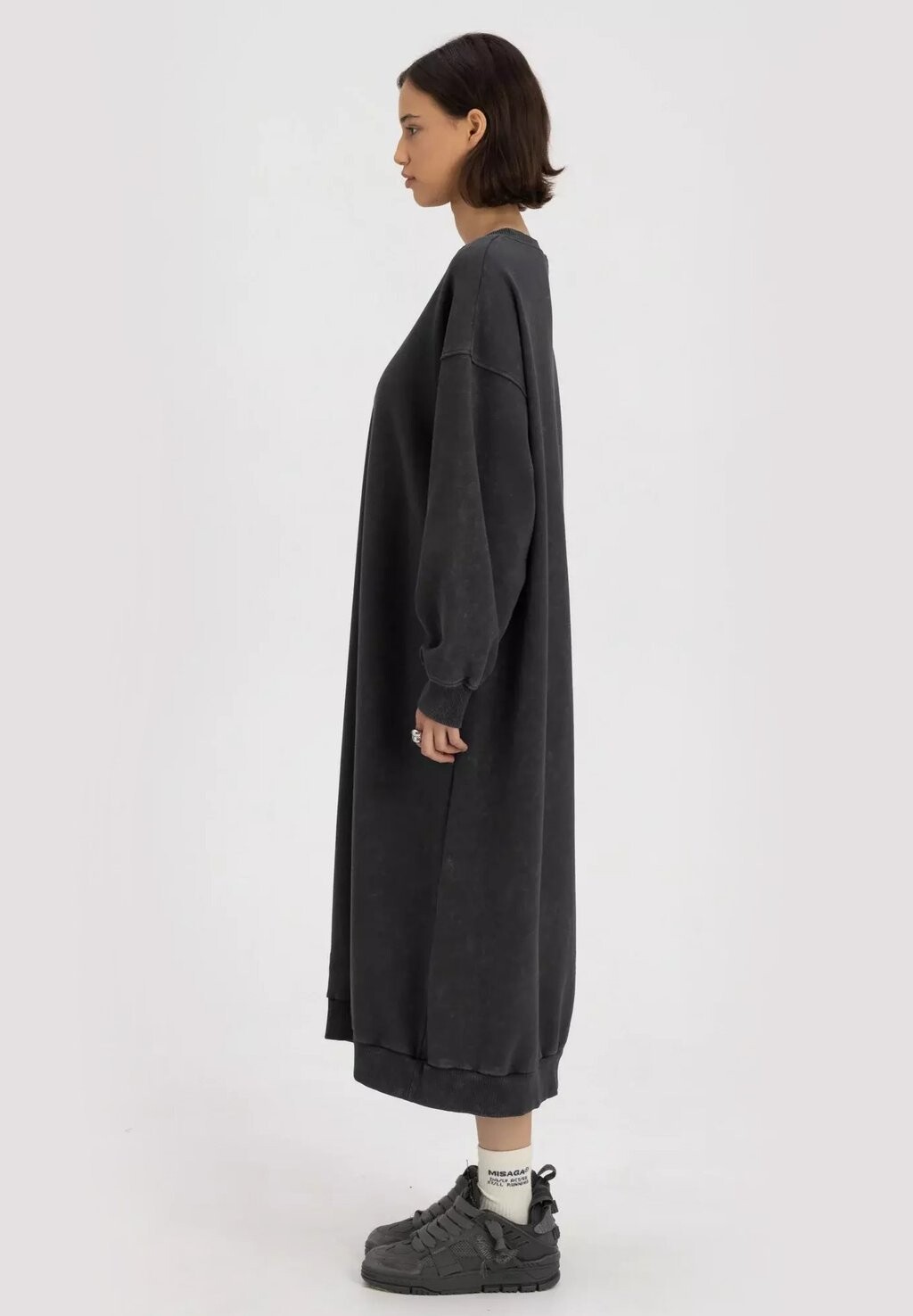 

Повседневное платье ATHL LOOSE Misaga, черный