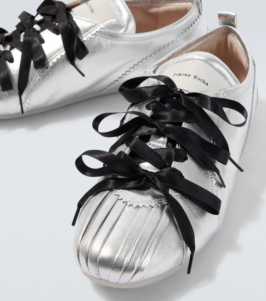 Кроссовки Ballerina Grip из металлизированной кожи Simone Rocha, серебро — фото 3