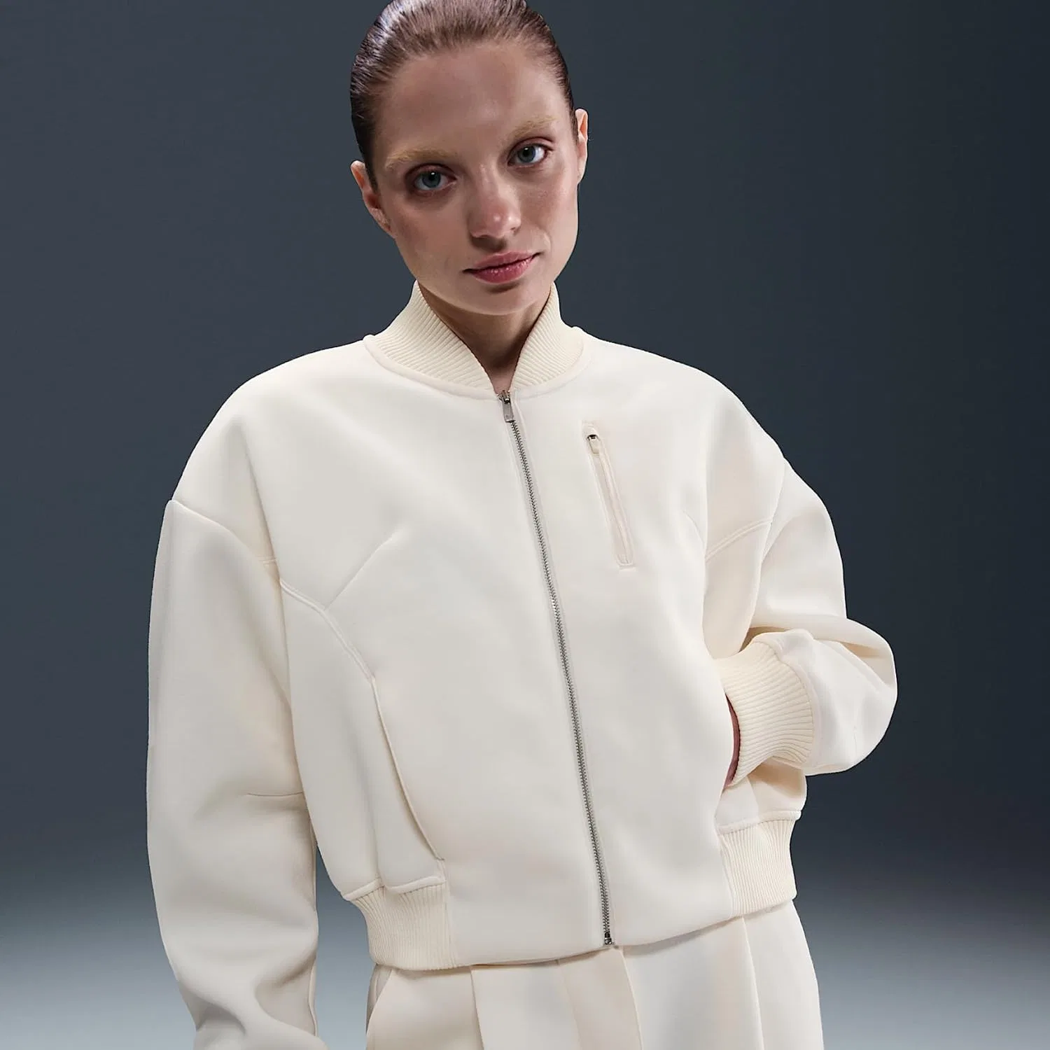 Женская куртка Oversize Destroyer, Nike, Pale Ivory/Sail — фото 4