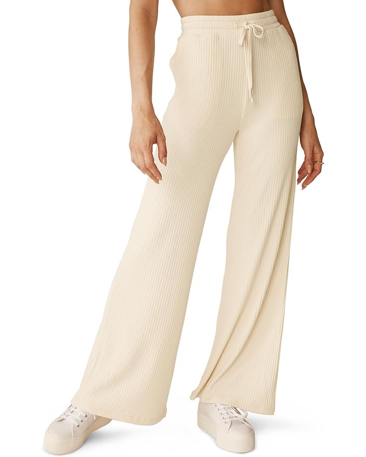 

Брюки Beyond Yoga Well Traveled Wide Leg Pants, слоновая кость