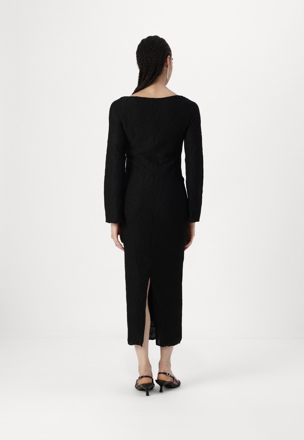 

Платье-джемпер TEXTURED DRESS Gina Tricot, черный