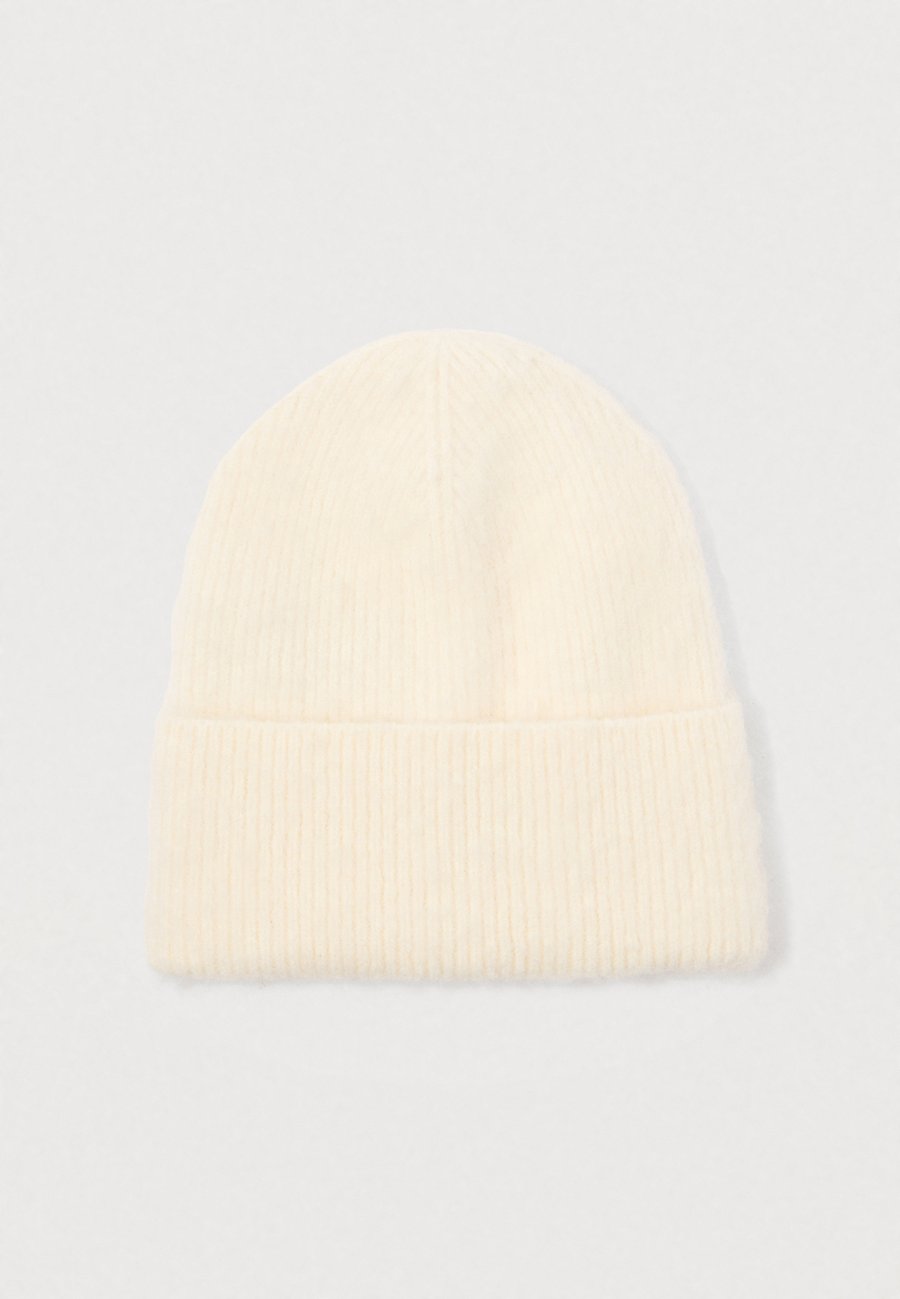 

Шапка Abercrombie & Fitch FUZZY BEANIE, White