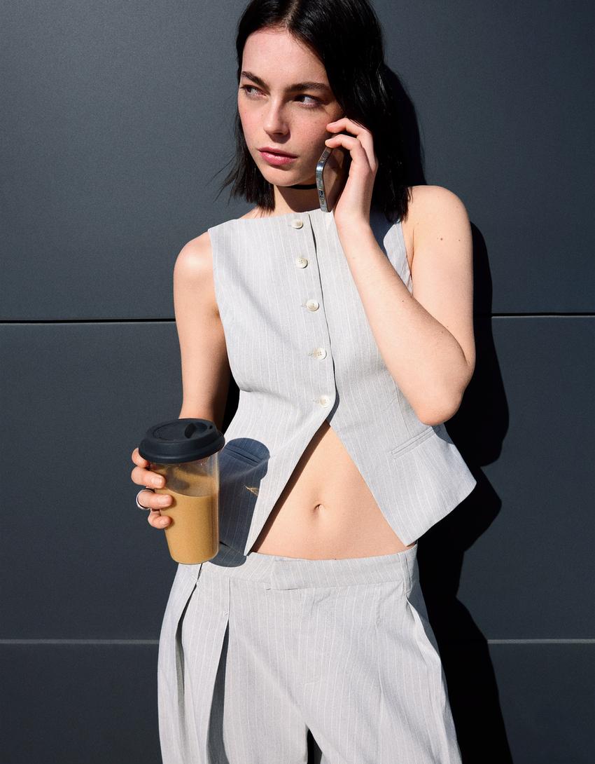 

Приталенный жилет Bershka, серый