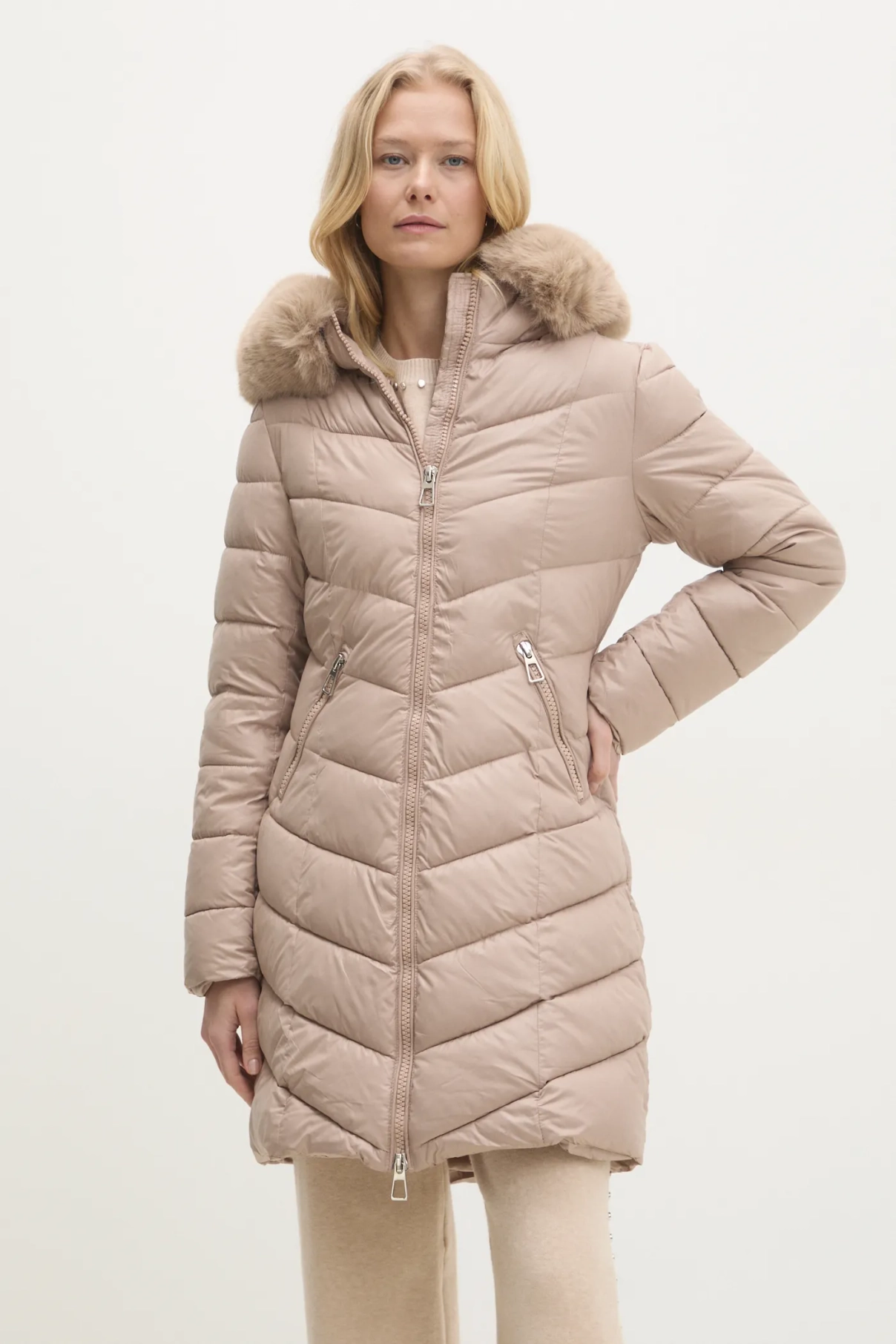 

Куртка Answear Lab, бежевый