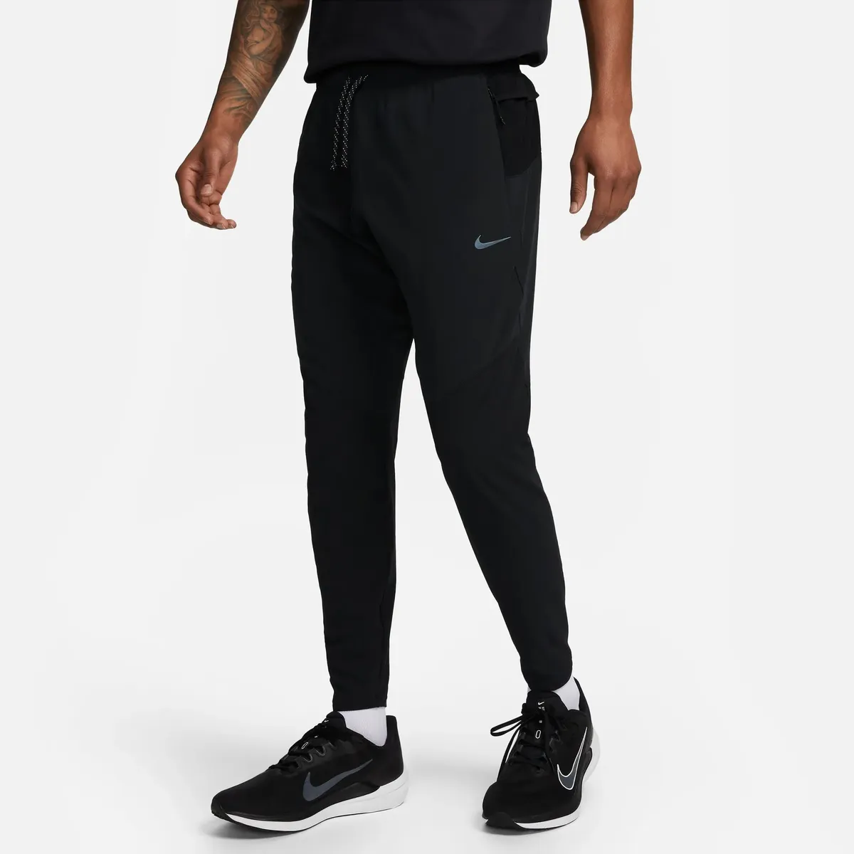 

Брюки для бега Nike "DRI-FIT RUN DIVISION PHENOM MEN'S RUNNING PANTS", черный