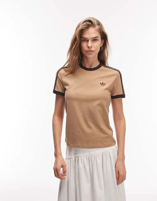 

Светло-коричневая футболка с 3 полосками adidas Originals, Коричневый, Светло-коричневая футболка с 3 полосками adidas Originals