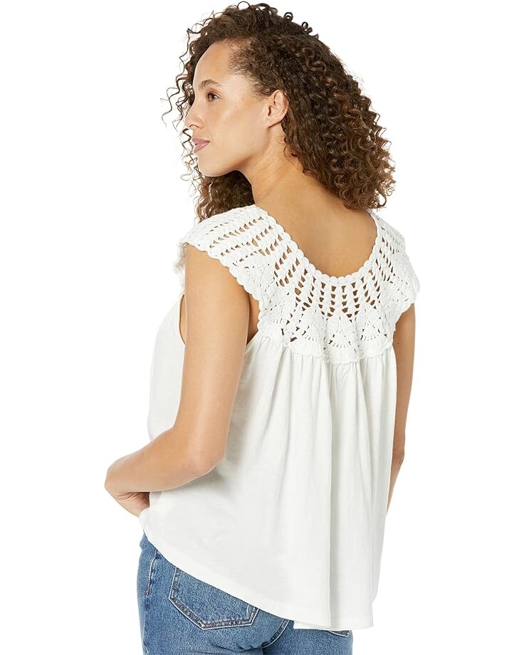 

Футболка Lucky Brand Crochet Yoke Tee, цвет Marshmallow