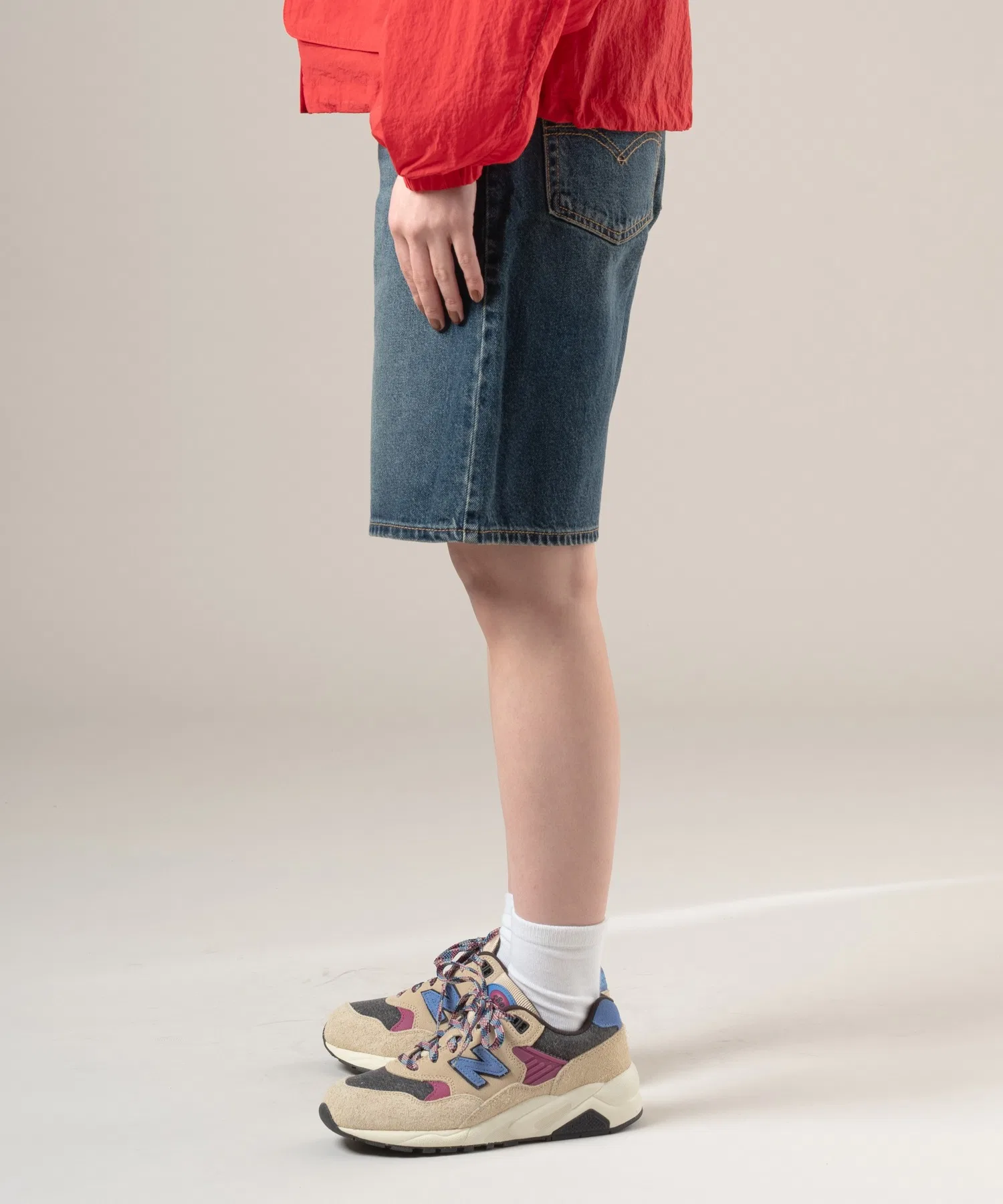 Джинсы-шорты Levi's BAGGY DAD, темно-синие. — фото 2