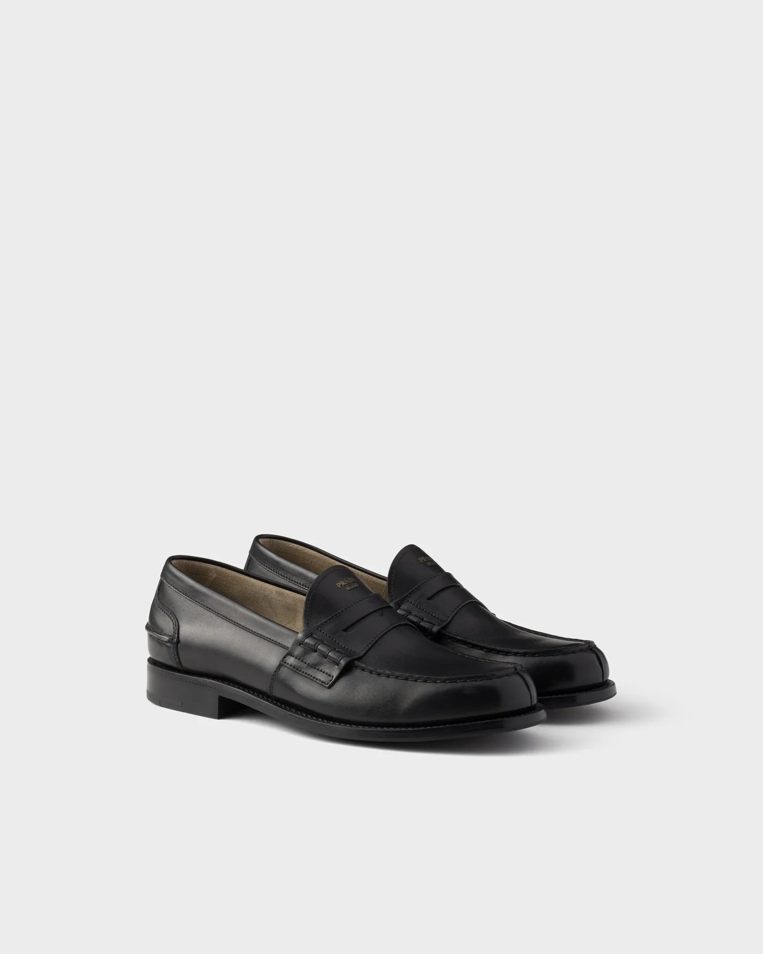 Кожаные лоферы Prada, черный