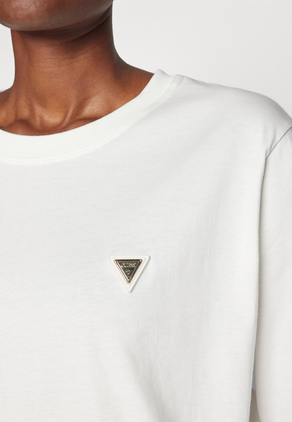 

Базовая футболка COLETTE BOXY Guess, кремовый
